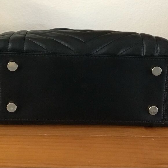 Michael Kors Susan Black Leather Quilted Medium Bag - Picture 14 of 15